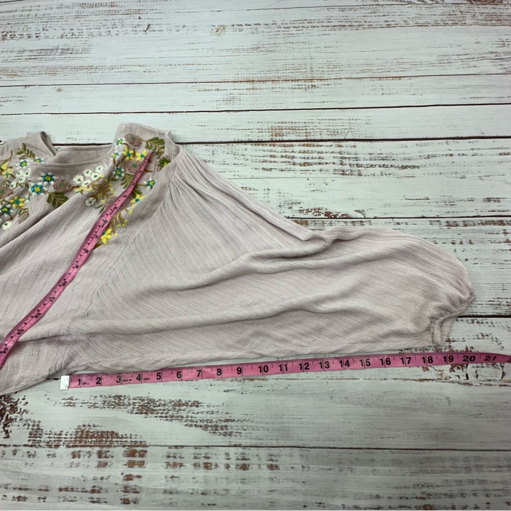 Free People size XS Up And Away Embroidered Lavender Bat Wing Blouse - Picture 13 of 14
